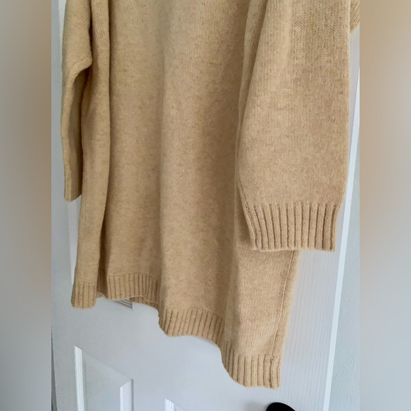 ACNE STUDIOS Button-through wool V-neck cardigan in Beige - Picture 7 of 13